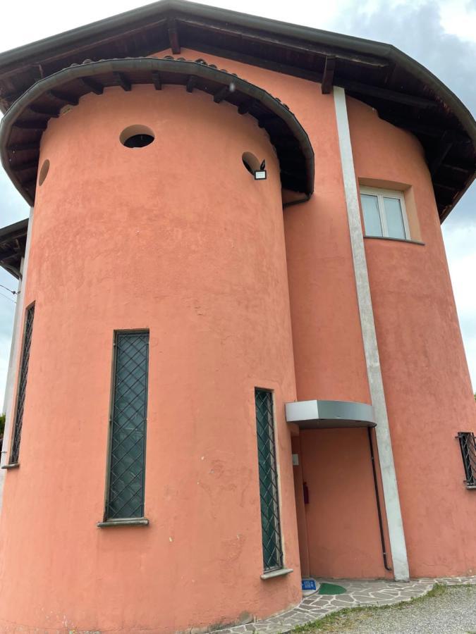 Casa Azzurra Camere Serravalle Sesia エクステリア 写真