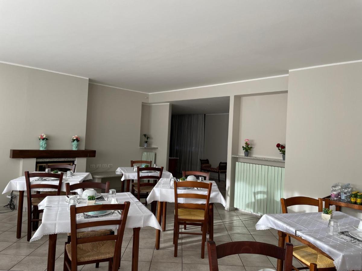 Casa Azzurra Camere Serravalle Sesia エクステリア 写真